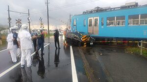 近江鉄道の電車と車が衝突した事故現場（２２日午後、甲賀市水口町）＝画像の一部を加工しています