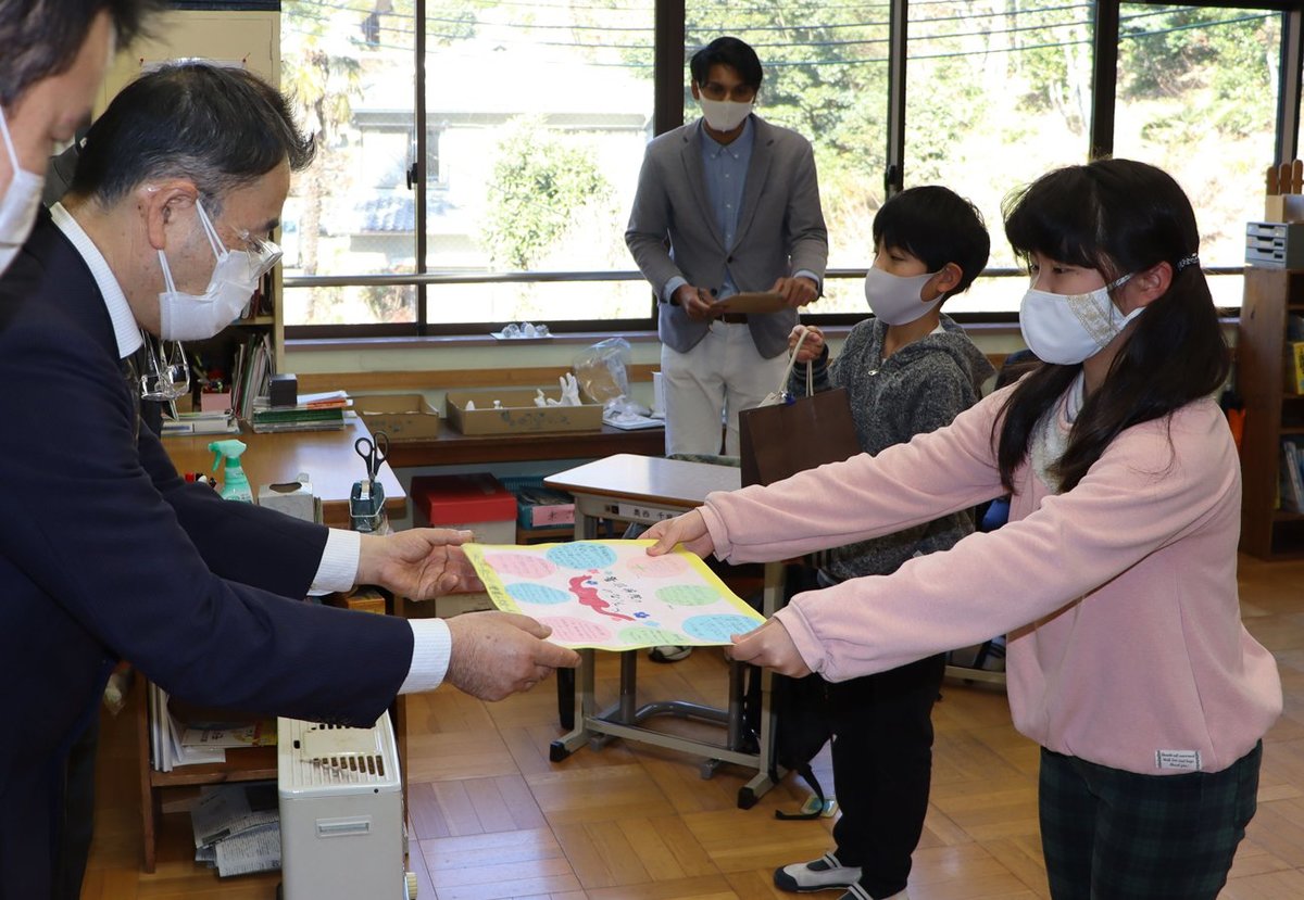 「お医者さんありがとう」街頭募金の一部を病院に寄付、京都の小学生