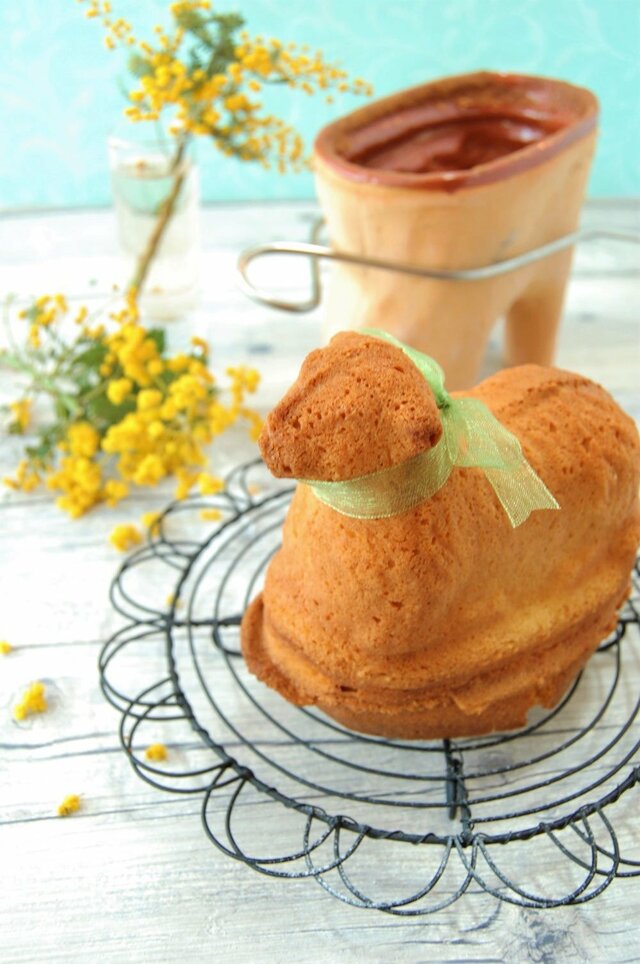 復活祭の羊のケーキ アニョー・パスカル 愛らしい形、春の手土産に 