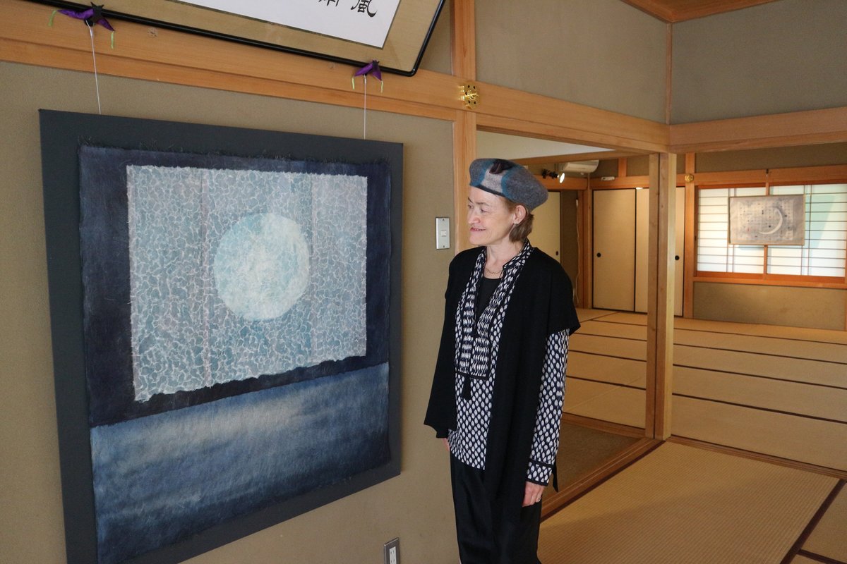 「暗い世の中に光を」闇に浮かぶ和紙アート　京都・東福寺塔頭で美術家個展