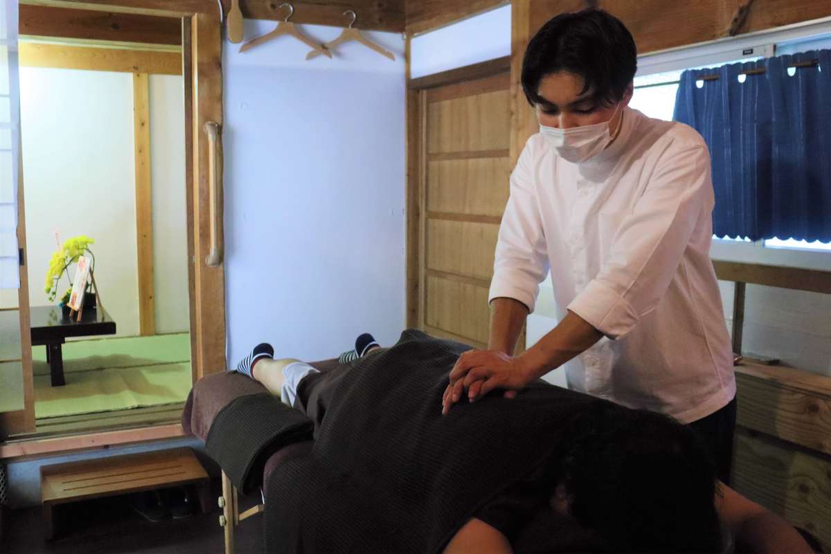 「地域の人の力に」移住の若者が鍼灸院開業　京都・亀岡、東洋医学の魅力伝えたい