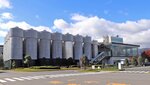 プレミアムモルツを生産するサントリー京都ビール工場。敷地は長岡京市と大山崎町の両市町にまたがる