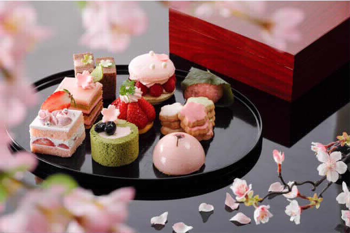 桜風味のケーキなど詰め合わせ　ウェスティン都ホテル京都