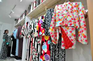 カミーズポップがオープンした「３分で着られる着物」のレンタル店（京都市東山区・ワラベキョウト）