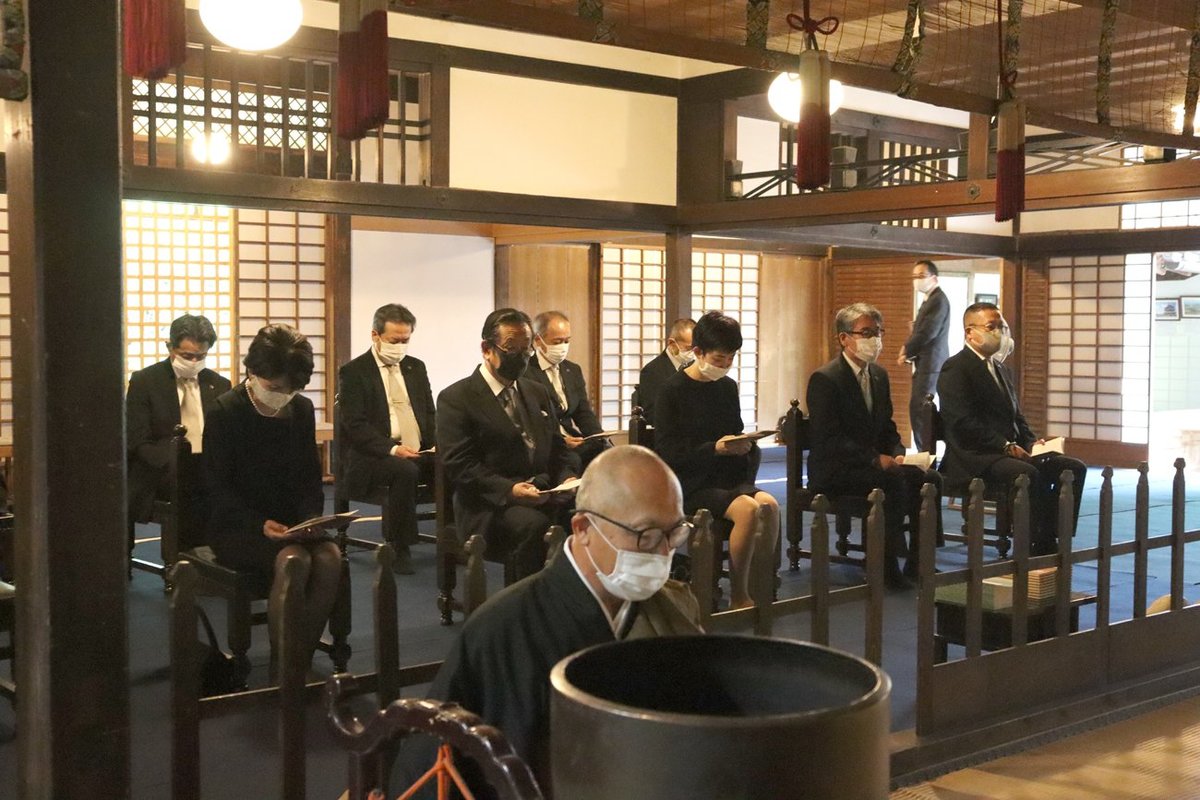 菓子「八ッ橋」由来、八橋検校の遺徳しのぶ　京都の2寺で法要