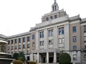滋賀県庁（大津市）