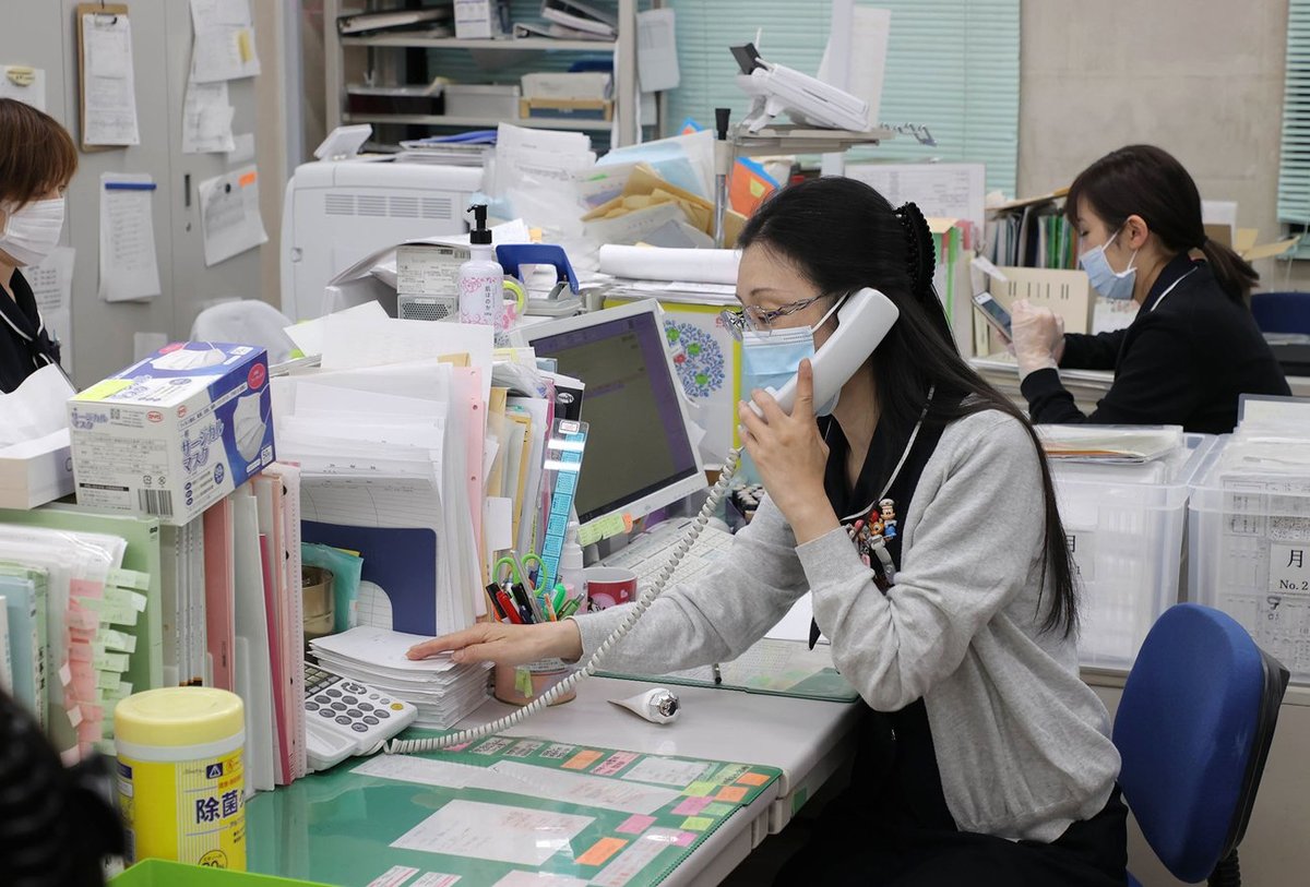京都で高齢者ワクチン接種予約スタート　相次ぐ問い合わせ、追われる医療機関