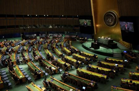 ８日、拒否権行使の説明を求める会合を開いた国連総会＝米ニューヨークの国連本部（ロイター＝共同）