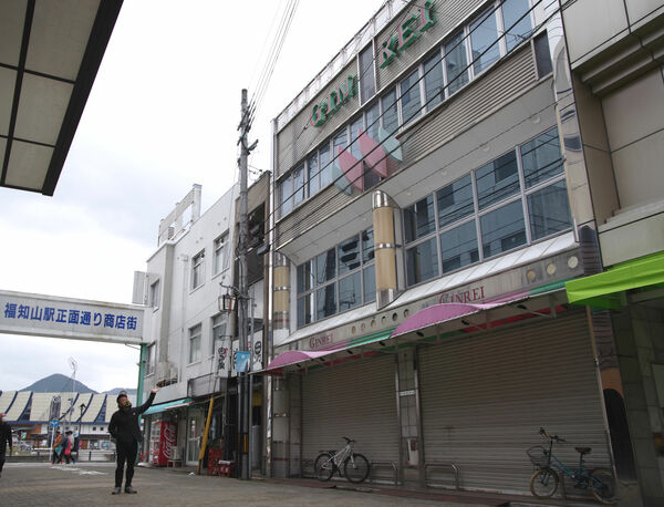 改修して複合商業施設としてのオープンを目指す銀鈴ビル（福知山市駅前町）