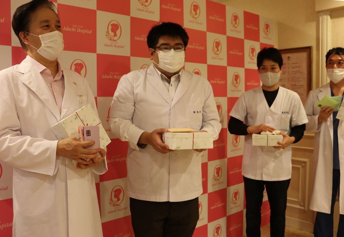 医療従事者を応援、病院スタッフに菓子を寄贈　京菓子の組合青年部