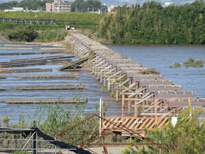 橋板が流出した流れ橋（木津川で京都府八幡市側から撮影）