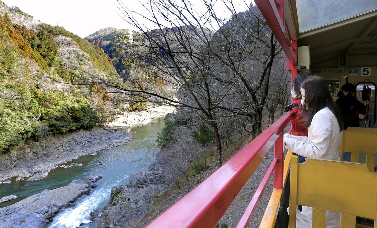 「景色が抜群」トロッコ列車運行再開　京都の観光鉄道、緊急事態解除も初便は乗客7人