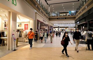 イオンモール 専門店の大半を含め営業再開 品ぞろえがいい 客も笑顔 経済 地域のニュース 京都新聞