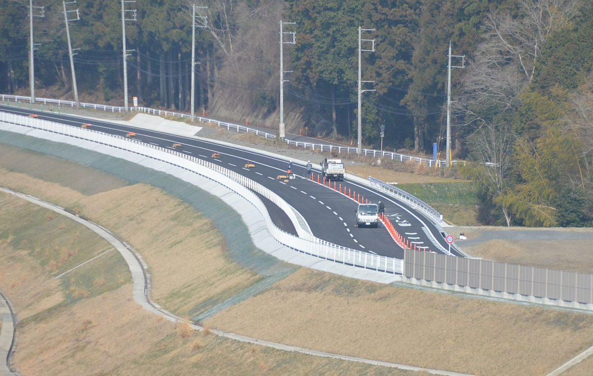 国道372号のバイパス、28日に開通　京都・南丹、大型車がすれ違えるように