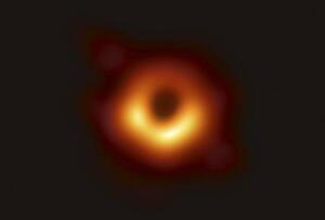 　国際チームが２０１９年にＭ８７銀河のブラックホールと発表した画像（国立天文台などの国際チーム提供）