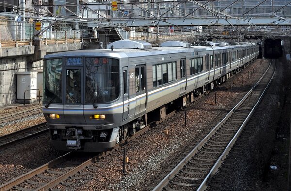 【資料写真】ＪＲ琵琶湖線の電車（京都市東山区で撮影）