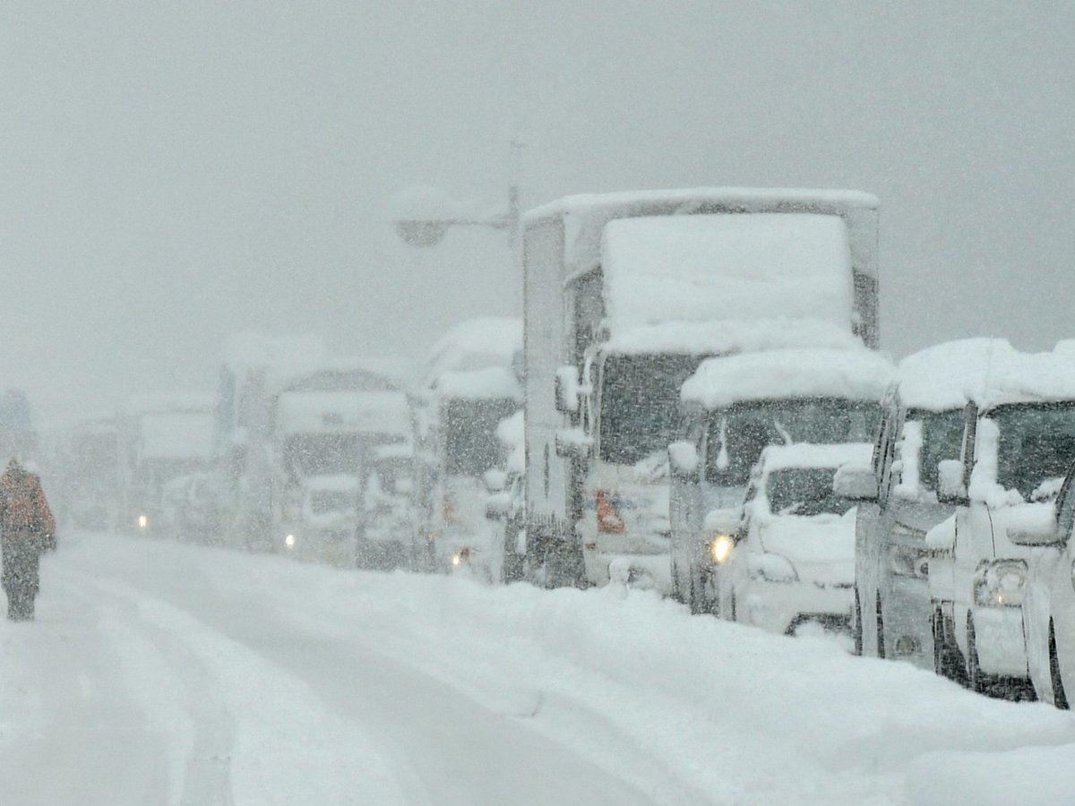 年末年始は警報級大雪か、名神など通行止め恐れも　高速道路会社や国交省が注意喚起
