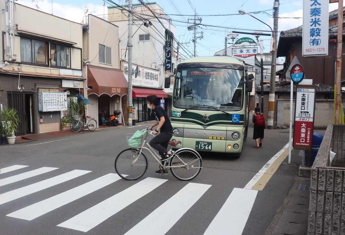 市バス「危険なバス停」300カ所　停車時、横断歩道から後続車見えないケースも　京都、早期対策求める声