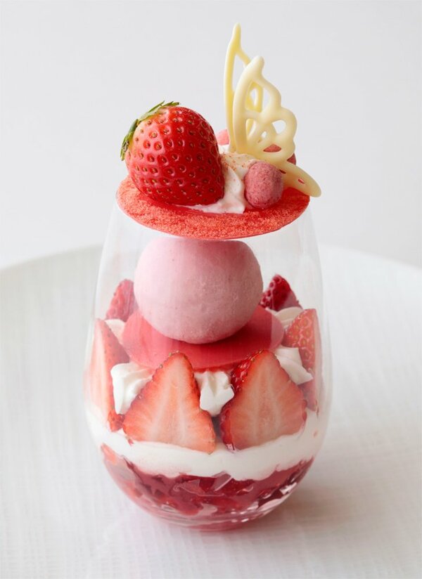 リーガロイヤルホテル京都が販売する「苺摘みパフェ」