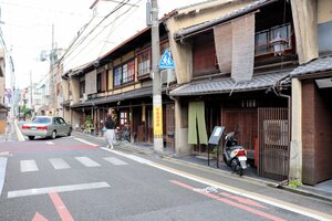 【資料写真】ゲストハウスが並ぶ京都市内の一画