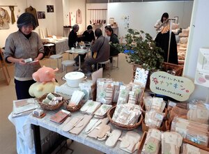 絹・綿とのオーガニックコラボ展（京都市中京区・中井ギャラリー）