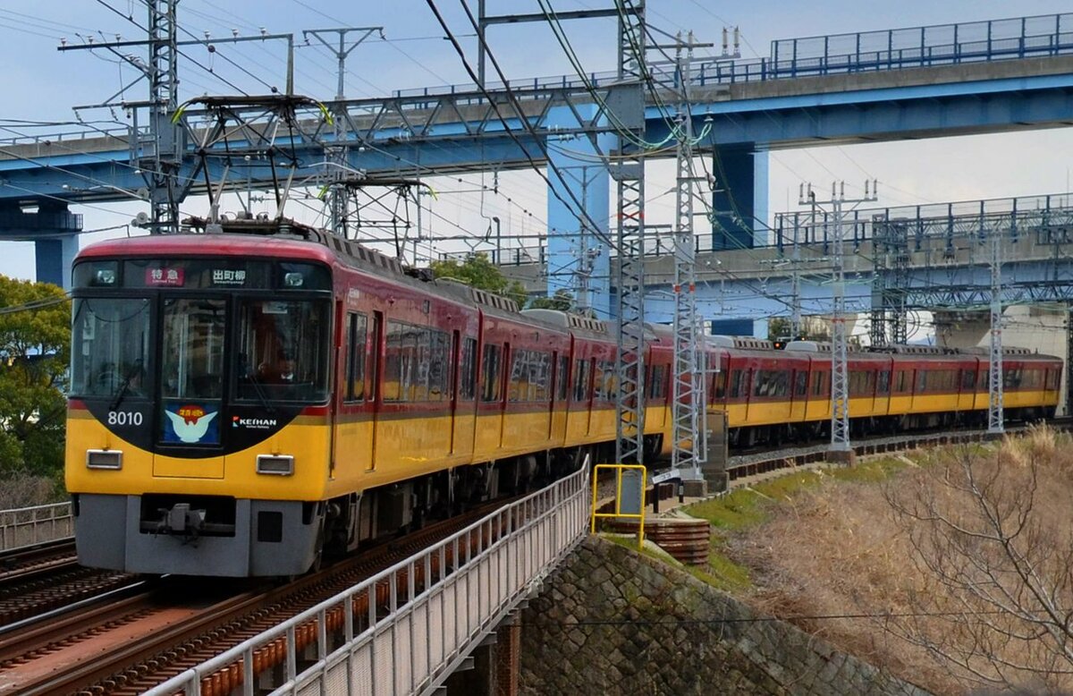 京阪電鉄で信号設備の故障　電車の運行に遅れ