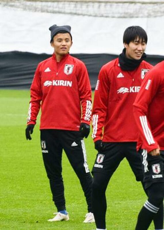 久保建 長友ら２３選手練習 サッカー日本代表 全国のニュース 京都新聞