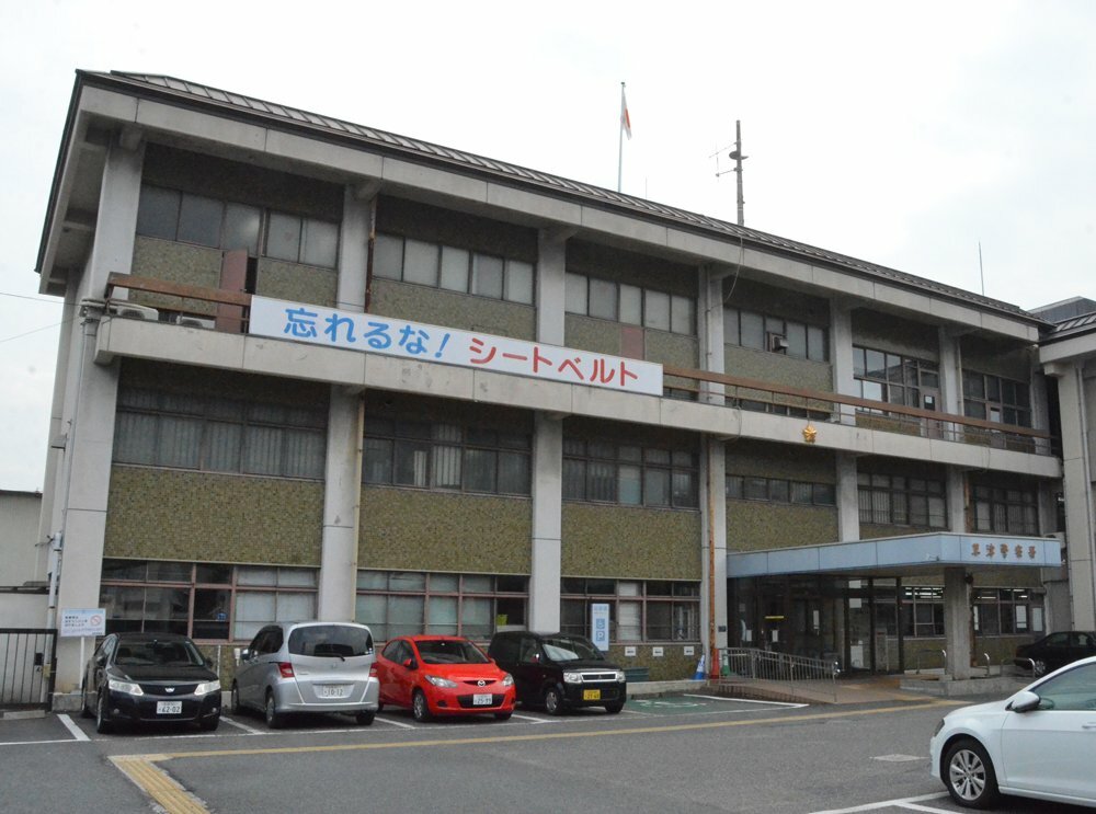 車で女性を数十メートル引きずり、殺人未遂疑いで男を逮捕　滋賀・草津、商業施設の駐車場