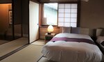 近江商人屋敷「外村宇兵衛邸」のたたずまいを残した２階の寝室