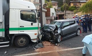 乗用車とトラックが正面衝突 2人心肺停止 京都 北区 社会 地域のニュース 京都新聞