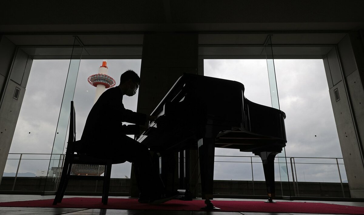 駅ピアノ 街の演奏家 たちの思い 学生やサラリーマン 京都駅で聞いた 社会 地域のニュース 京都新聞